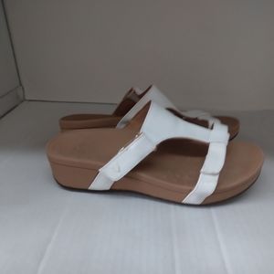 Ladies Vionic Sandals